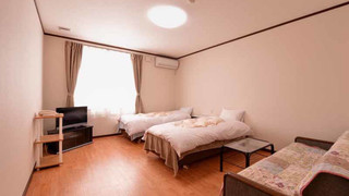 ツインルーム (トイレ付き・共用バス)