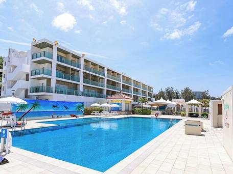 KARIYUSHI LCH RESORT on The Beach / 1