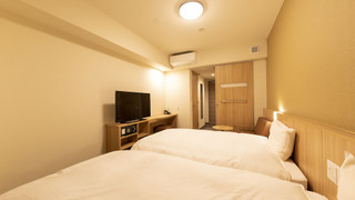 モデレート ツイン