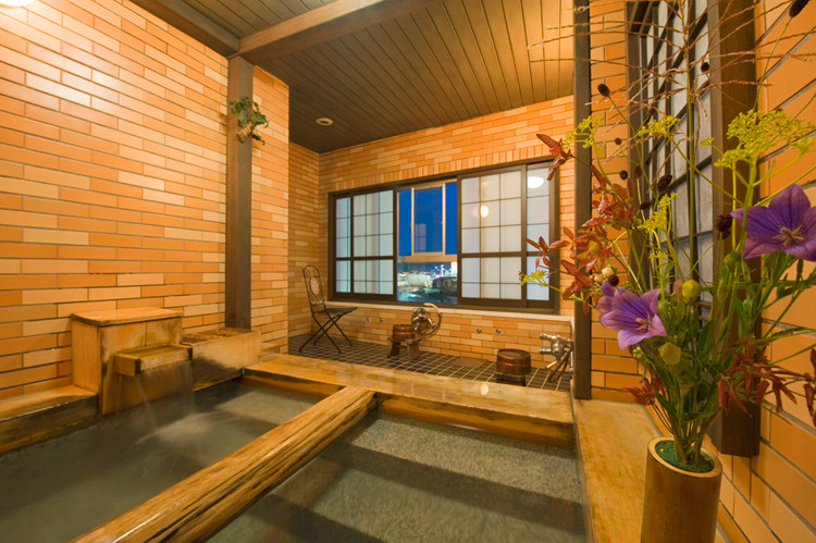 駅チカにあるレトロなお宿で家族団欒の時間を過ごそう4258022