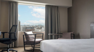 プレミアム ルーム キングベッド 1 台 シティビュー