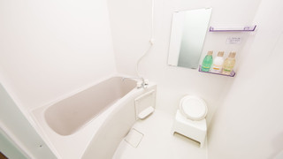 スモール ダブルルーム 共用バスルーム