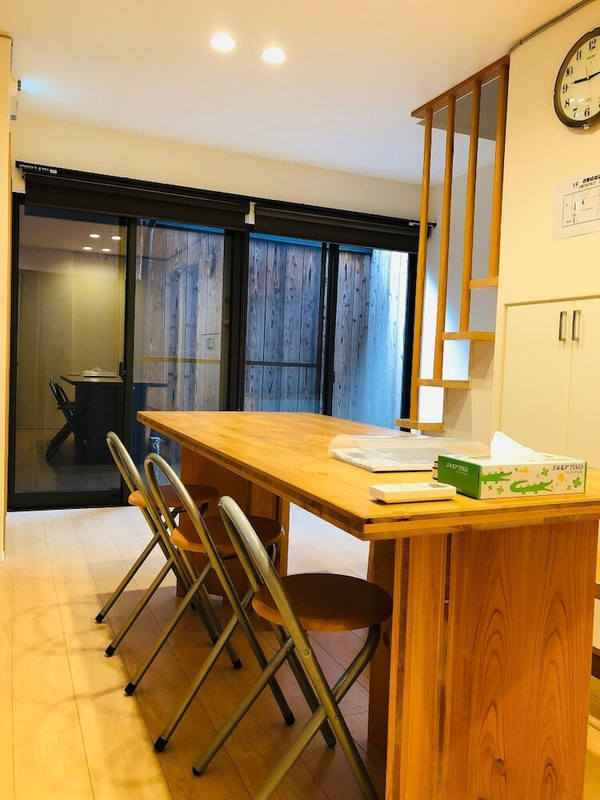 客室内のダイニングエリア