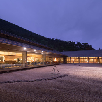 赤松の香りを感じながらの、とろとろ温泉ステイ3731454