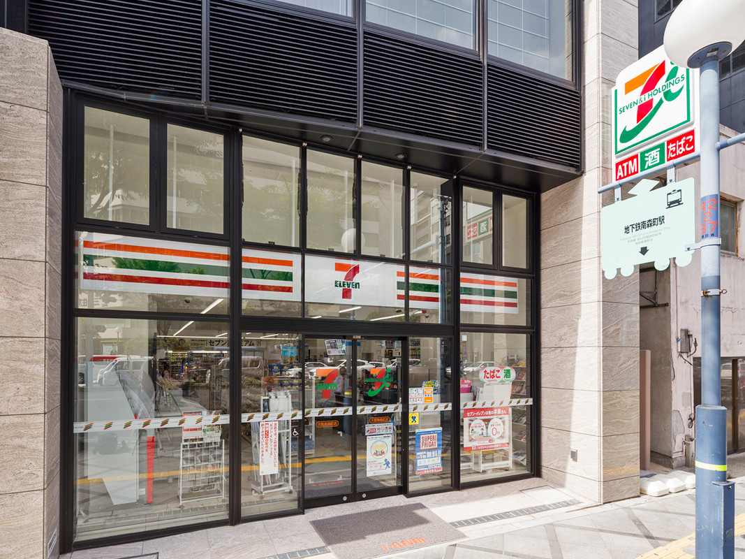 ホテル隣接のコンビニ