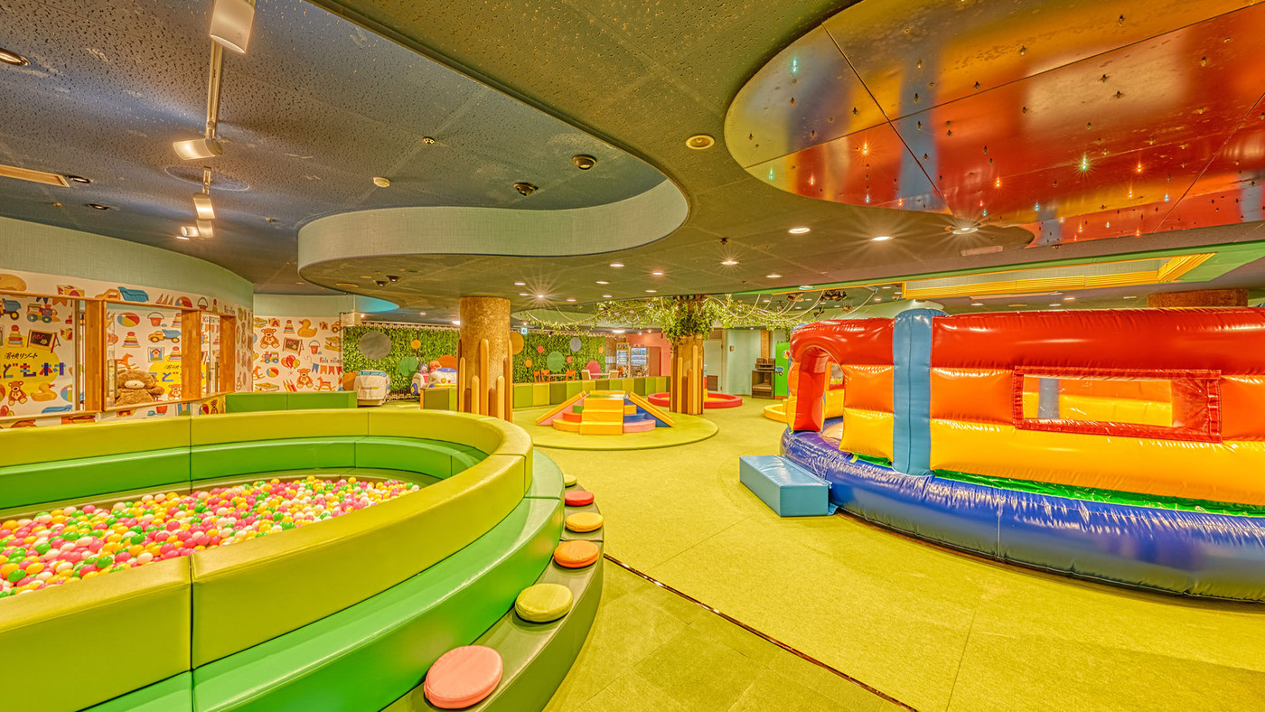 広々「キッズパーク」に大興奮！お食事場所にもキッズスペースあり4068415