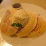 幸せのパンケーキ ウミカジテラス 沖縄店（シアワセノパンケーキ）