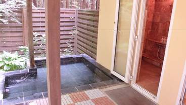 屋外スパ浴槽 / 1