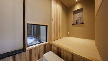 内部エントランス / 2