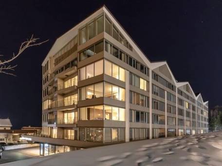 The Maples Niseko / 1