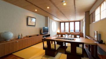 客室内のダイニングエリア / 17