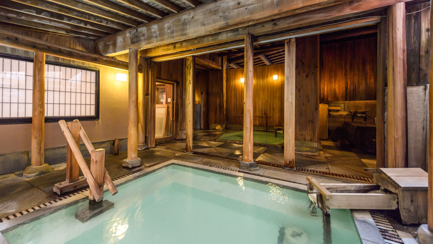 「湯畑」を望めるお部屋も♪明治創業の旅館で歴史を感じながら滞在3422281