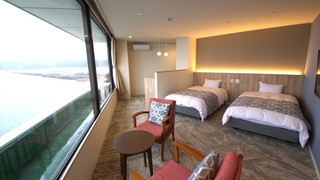 [禁煙] 海側デラックスツインルーム 海鮮会席ディナー&朝食付き