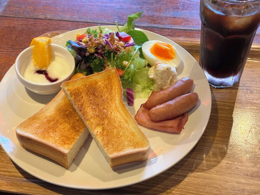 朝食