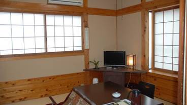 客室内のダイニングエリア / 2