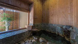 [離れ] 春草～源泉かけ流し岩風呂 - 本間10畳 + 次の間6畳