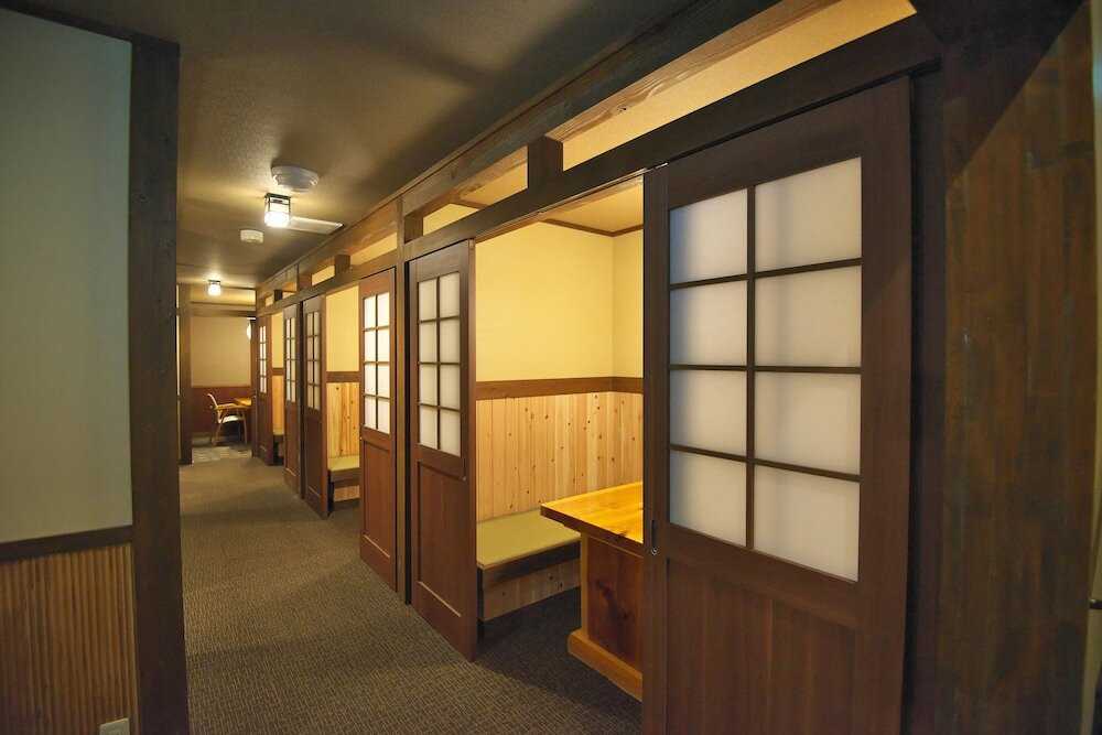 旅館のお食事処