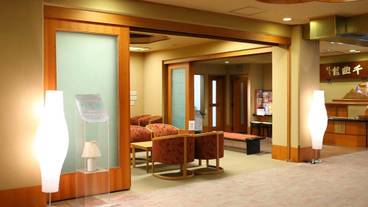 ロビーラウンジ / 4