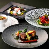 多国籍料理など「SKY J」 / 1