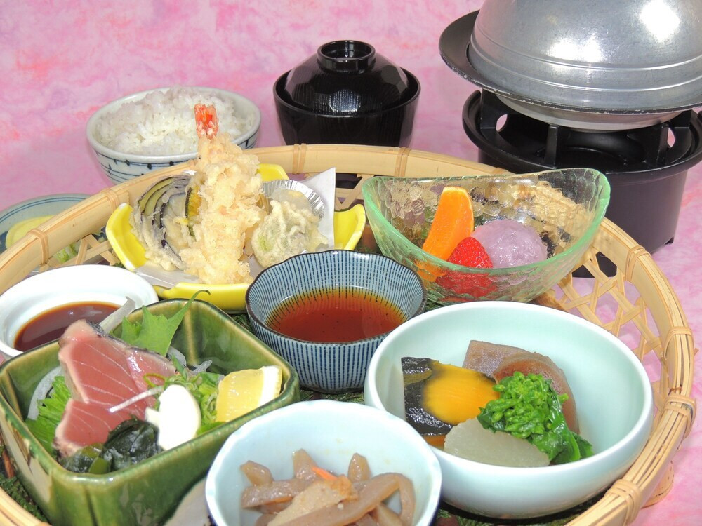 木の温もり感じる宿で、ほっこり安らぐ時間を3964797