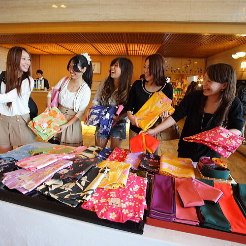 色浴衣イメージ