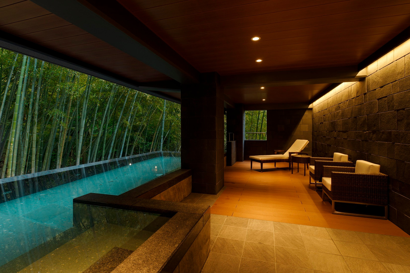 プールや炭酸バスでヘルシーにステイ!広大な敷地の緑豊かなお宿3930211