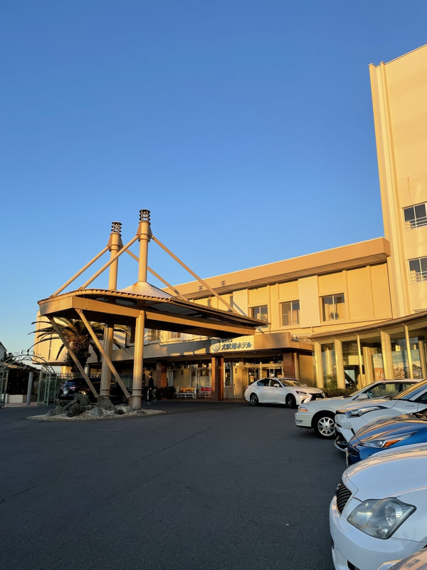 小さな水槽があってペンギンがいました。