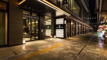 施設の入り口 / 15