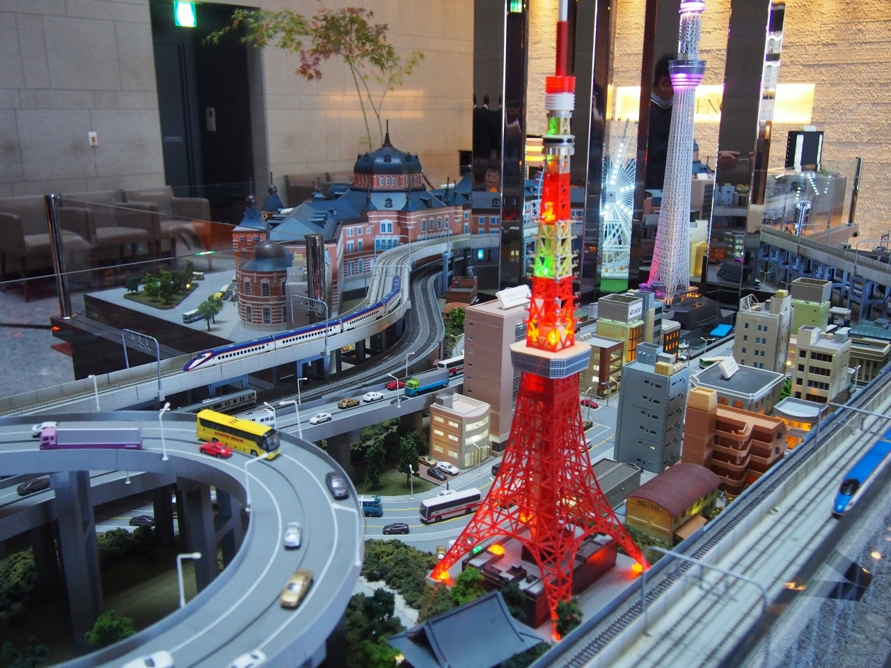 3.迫力の鉄道パノラマ！「ホテルメトロポリタン 丸の内」4250519