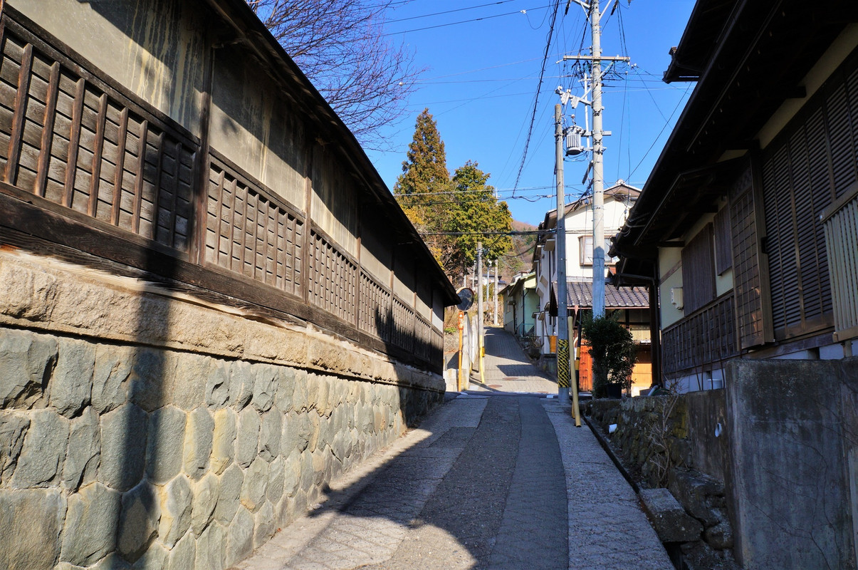 浅間温泉の石畳の路地