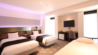 デラックス ツインルーム+ソファーベッド (ユニットタイプバスルーム、トイレ仕切り、シャワーブース)