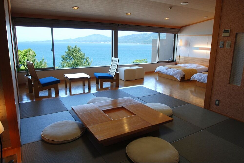 山と海どちらも堪能できる温泉でリラックス3461942