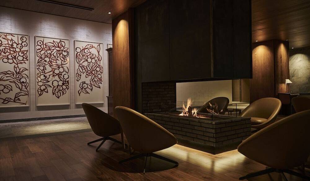 広々したロビーラウンジ / 4