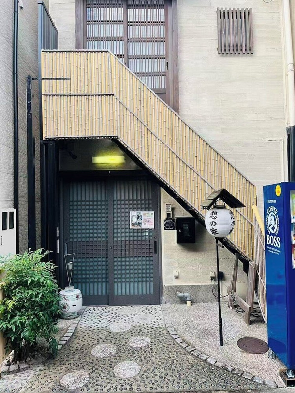 施設の正面