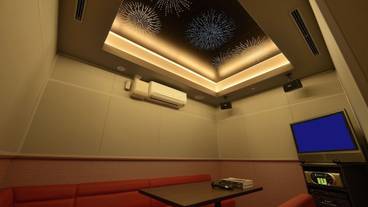 カラオケ ルーム / 3