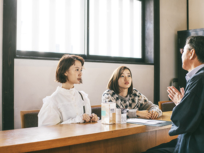 悩みに合った薬を処方してくれるカウンセリングも。真剣な柴田さん、この後早速購入していました（笑）