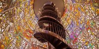 アーティスティックな美しさ。全国の「フォトジェニックな螺旋階段」10選