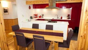 客室内のダイニングエリア / 22