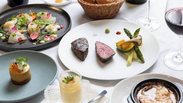 食事・飲み物 / 3