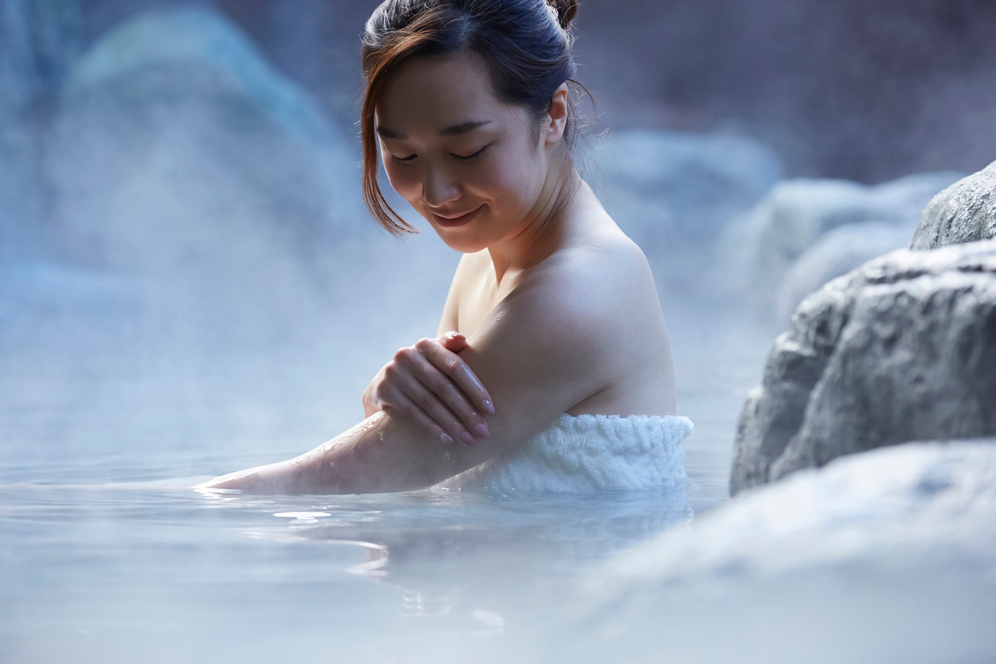 温泉　女性ポートレート