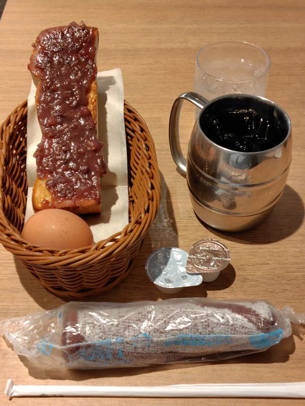 １階の「カフェヨシノ」で食べたモーニング