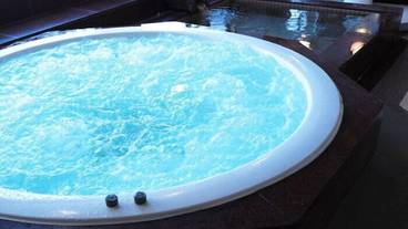 屋内スパ浴槽 / 2