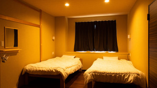 和室 ファミリールーム ベッド付 共用バ​​スルーム