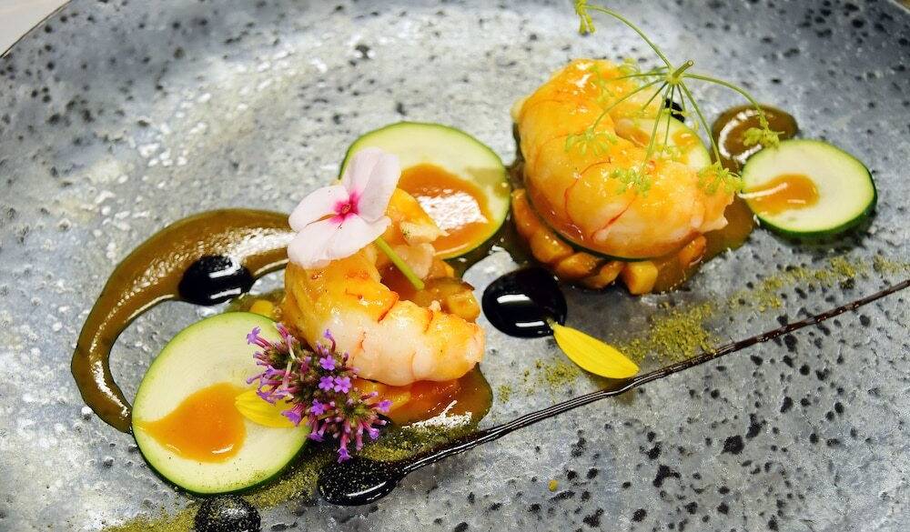 新鮮な魚介類を使用した料理 / 2