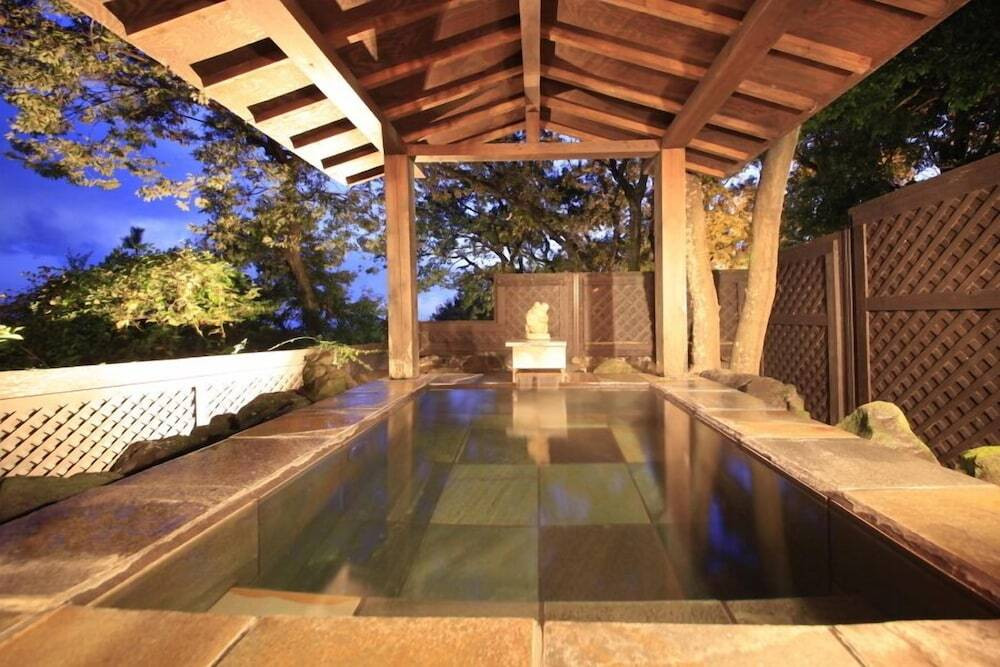 バリ島気分が味わえる伊豆のリゾートホテル4047547