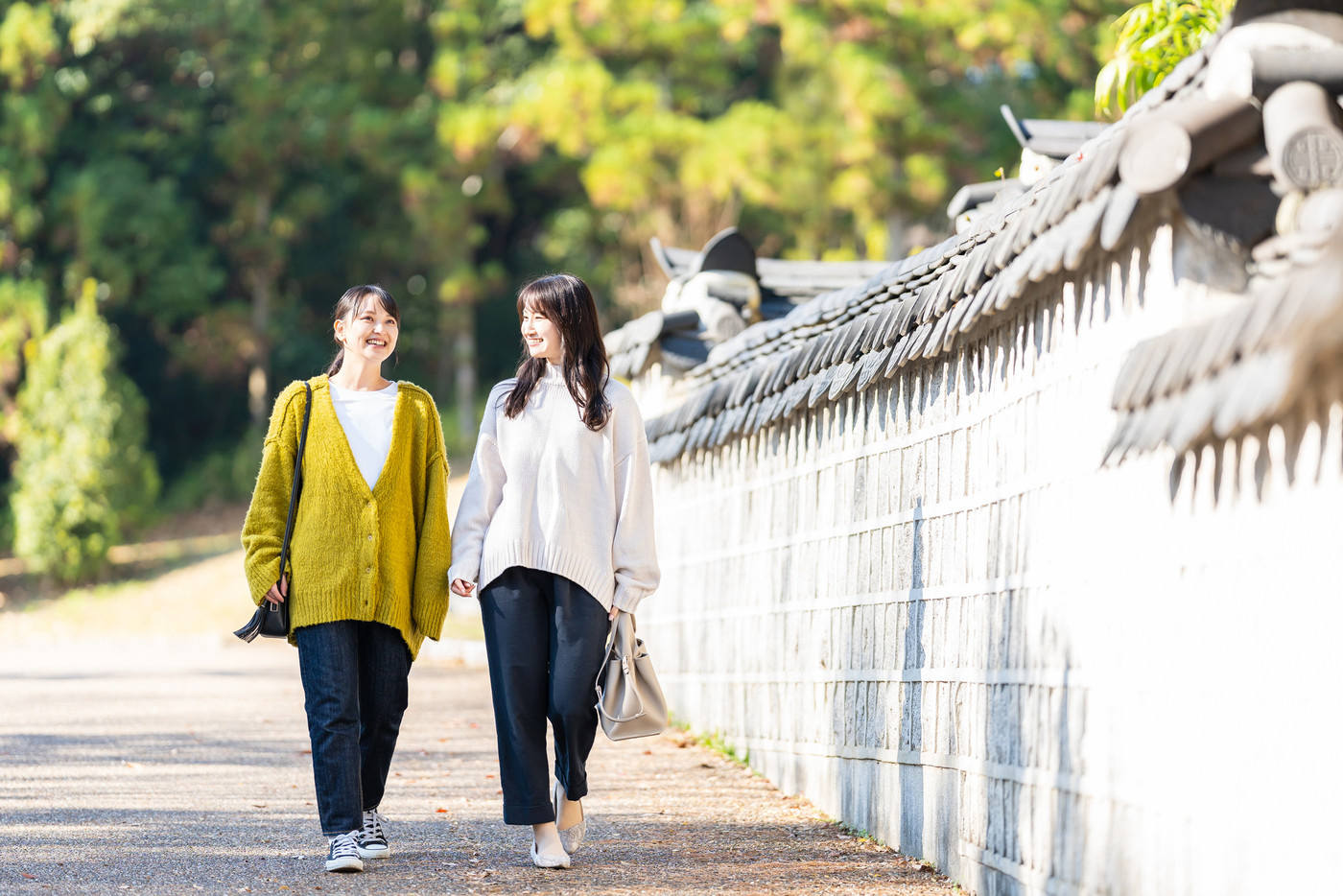 女子旅　旅行　若い女性