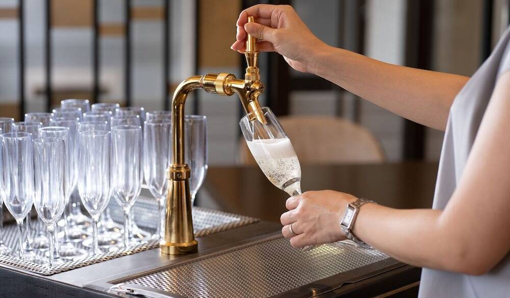 スパークリング、ワイン飲み放題 / 5