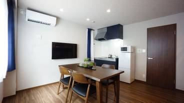 客室内のダイニングエリア / 17