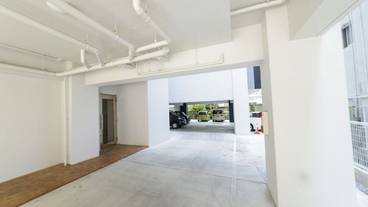 施設の入り口 / 4