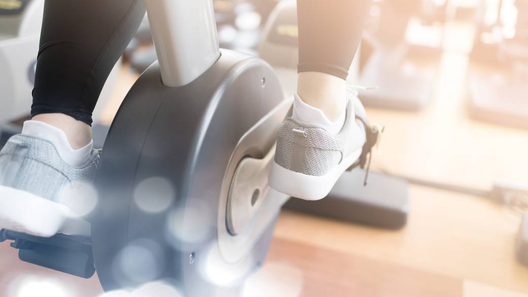 マシンが揃うジムで
朝食前のひと運動 / 2